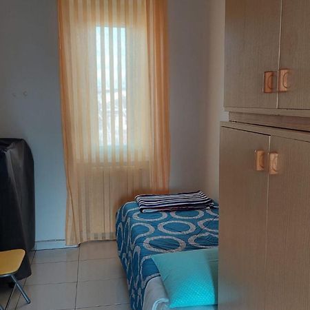 Affitti Brevi Ferrera Bilocale Ilenia 20 Minuti Da Rho Fiera E San Siro Apartment Bareggio Bagian luar foto