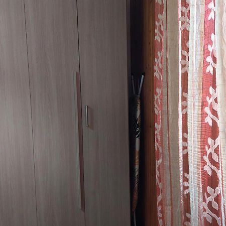 Affitti Brevi Ferrera Bilocale Ilenia 20 Minuti Da Rho Fiera E San Siro Apartment Bareggio Bagian luar foto